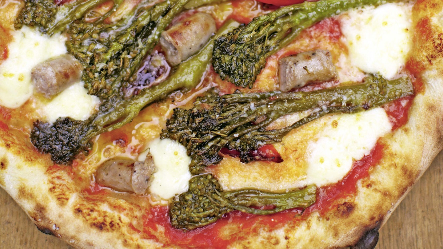 Sausage and broccoli pizza recipe