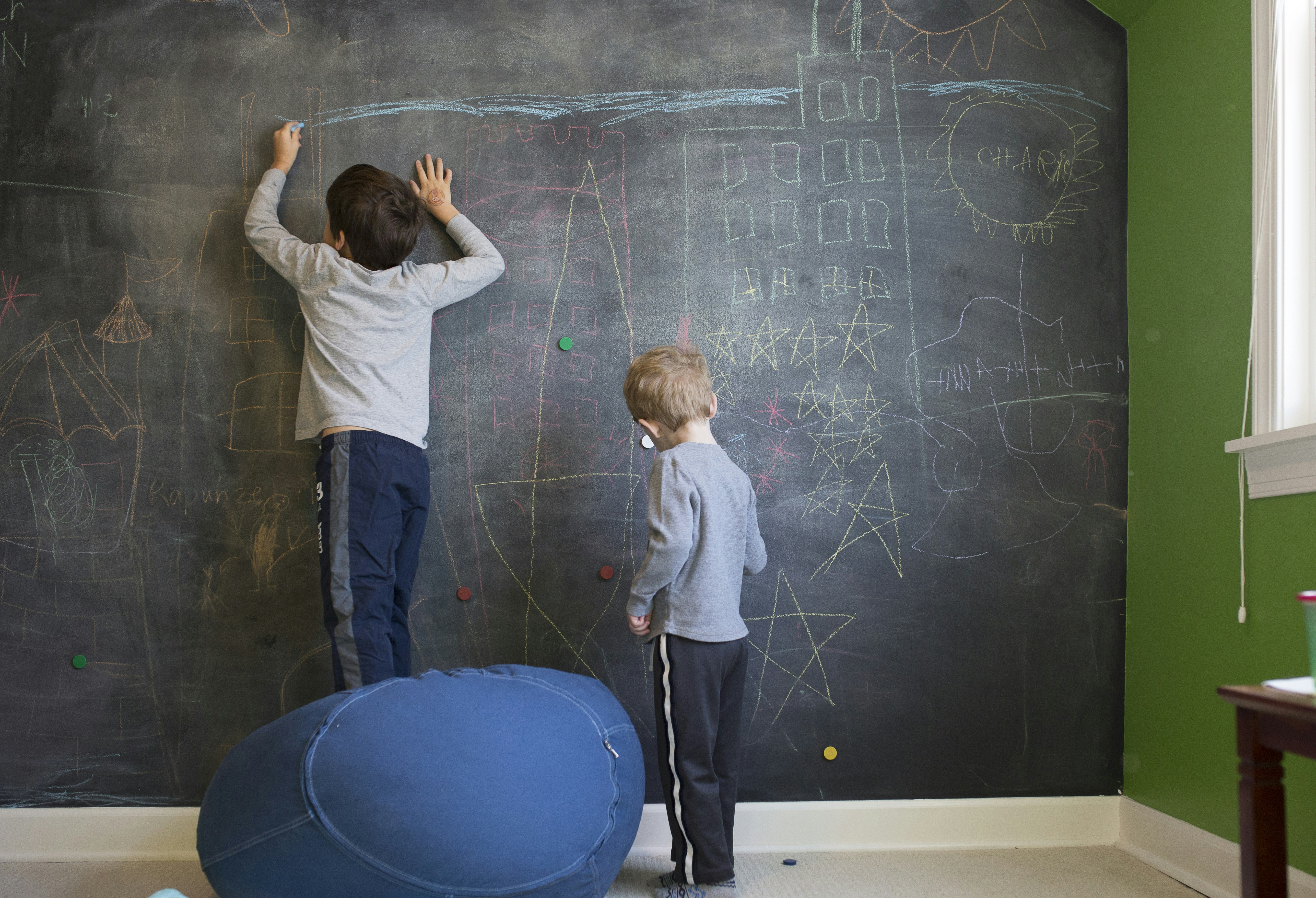 Kids Chalkboard Art Wall~How to turn a textured wall into a smooth