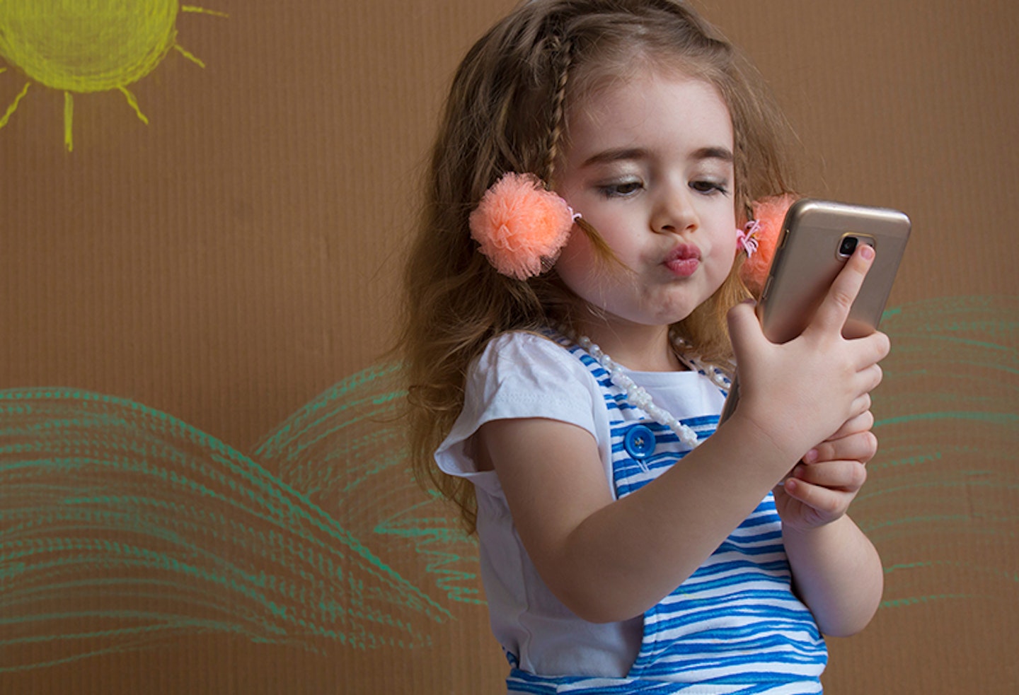 9 important tips for keeping your little ones safe on Instagram