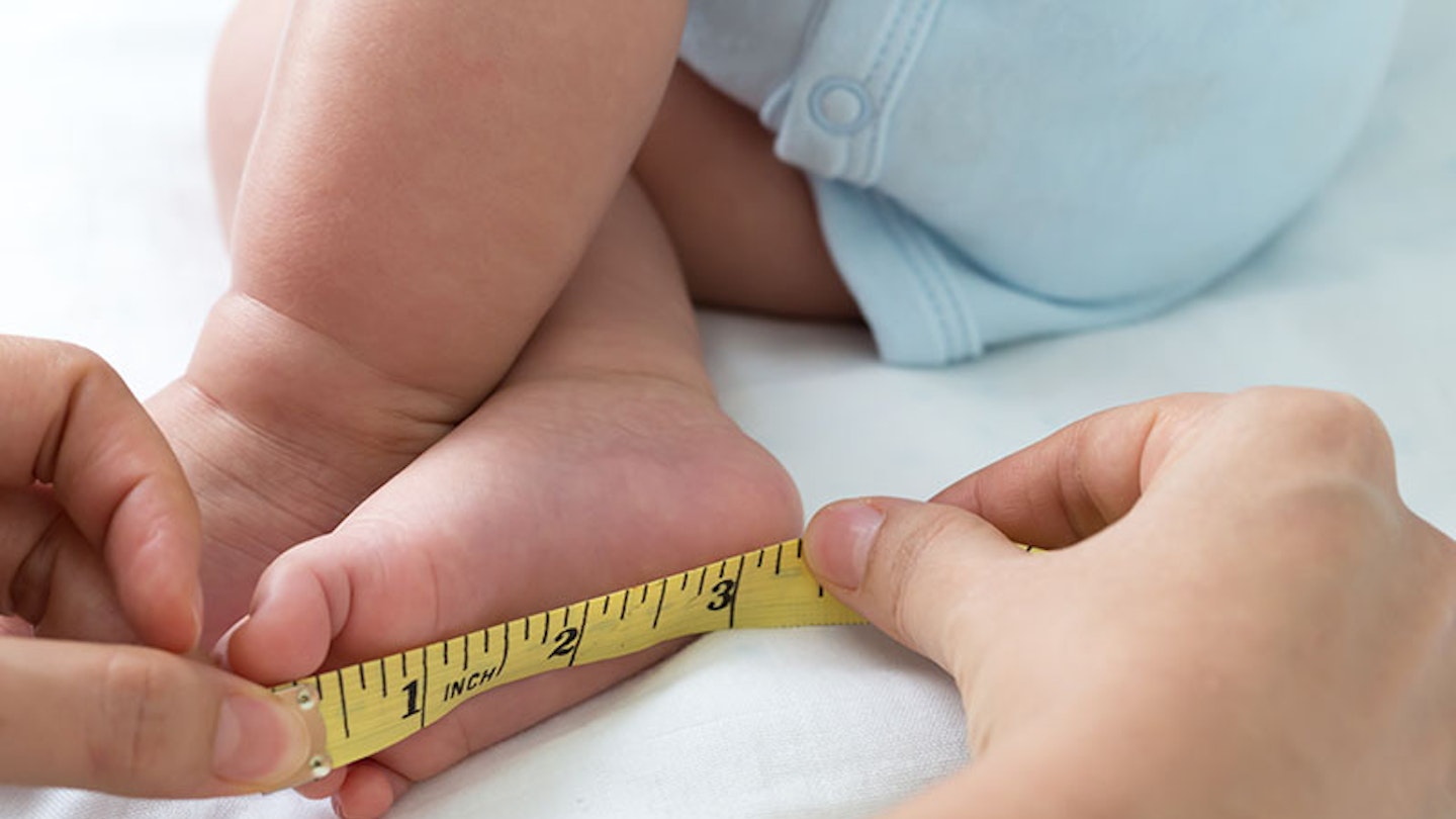 How to measure baby feet
