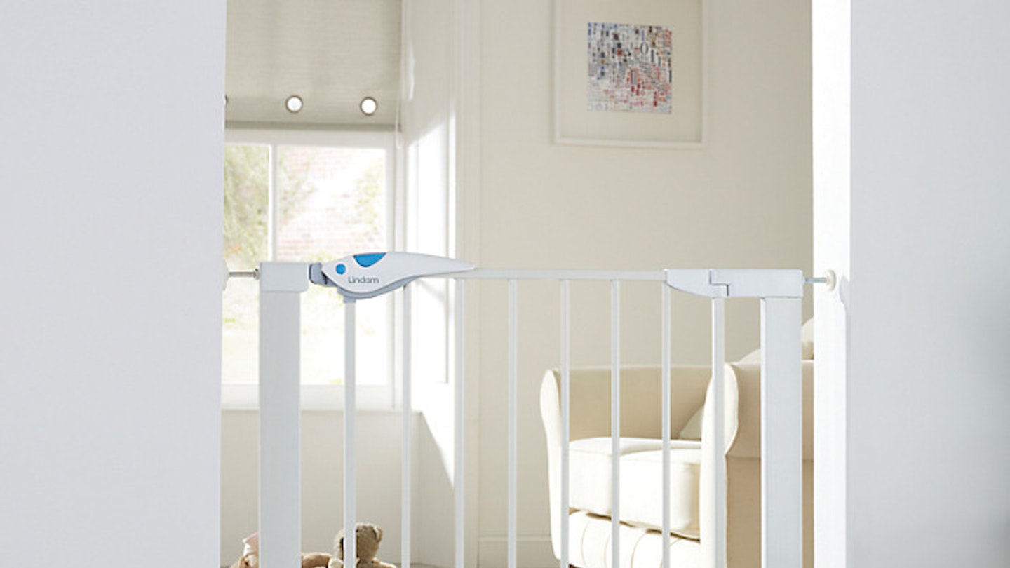 Lindam Easy Fit Plus Deluxe Safety Gate