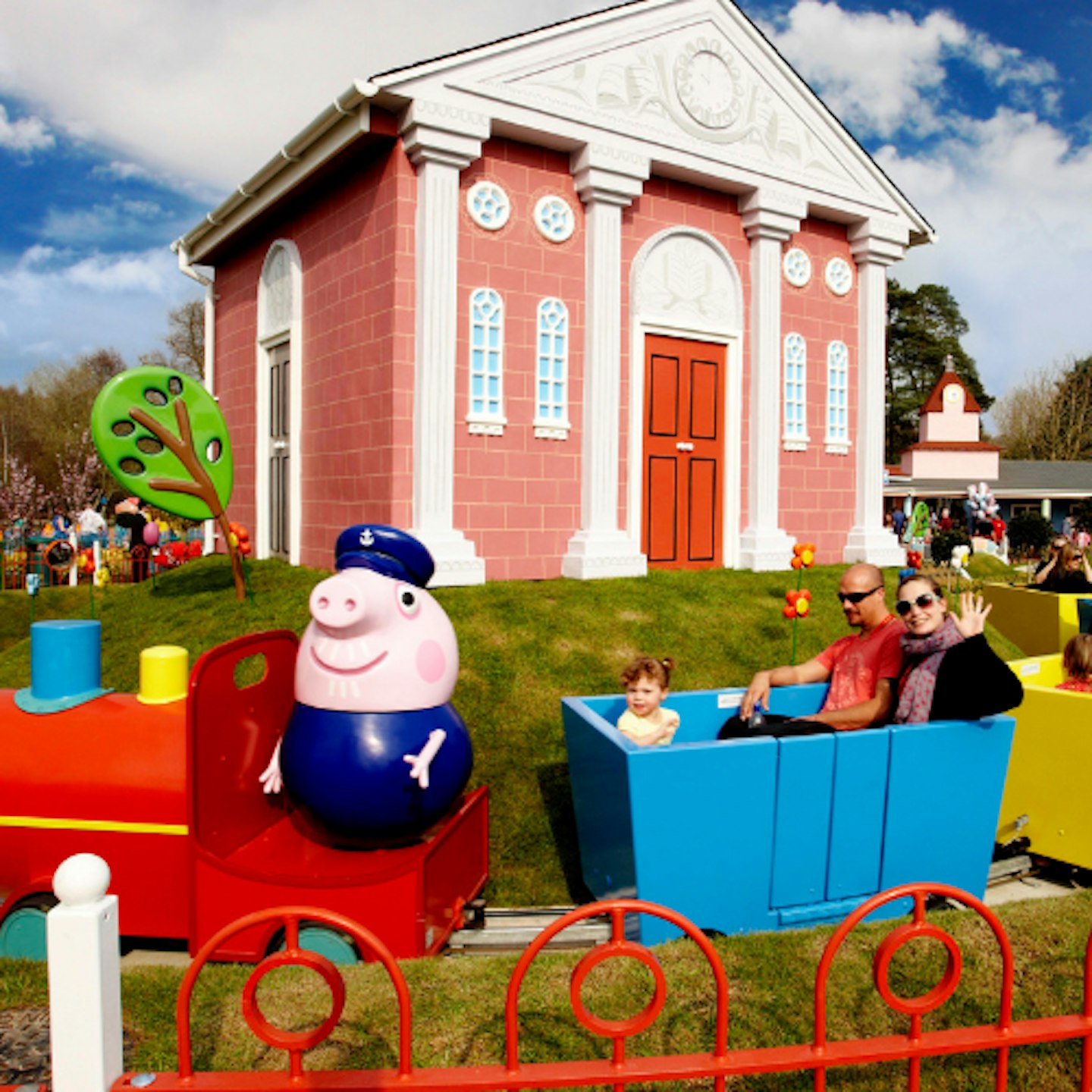 Get your 2nd Park Day free with an Official Paultons Mini Short Break