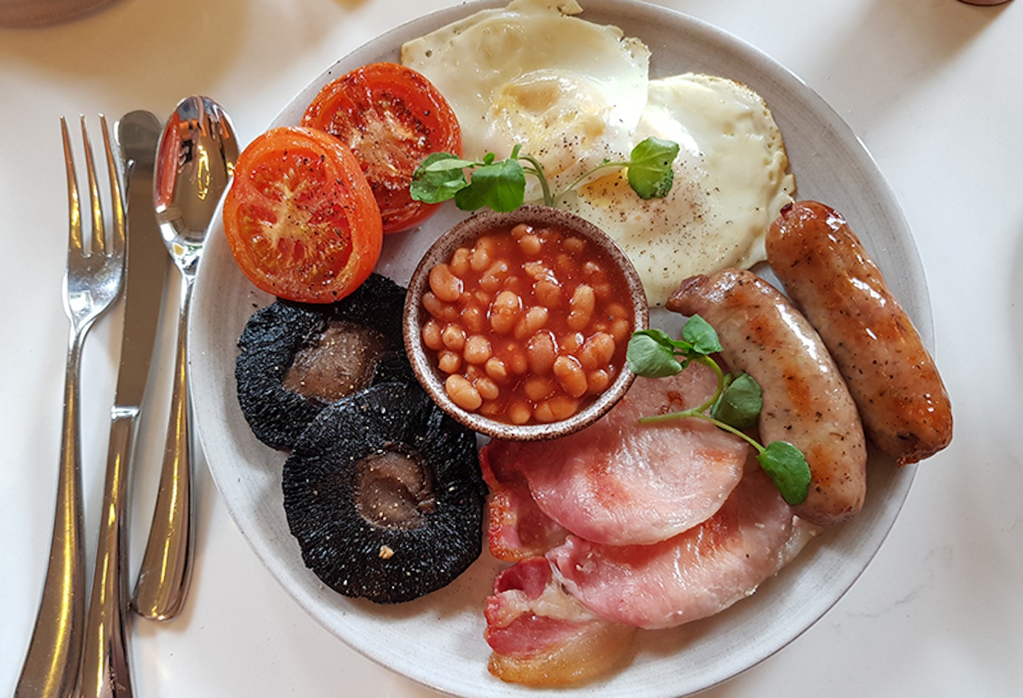 hotel breakfast