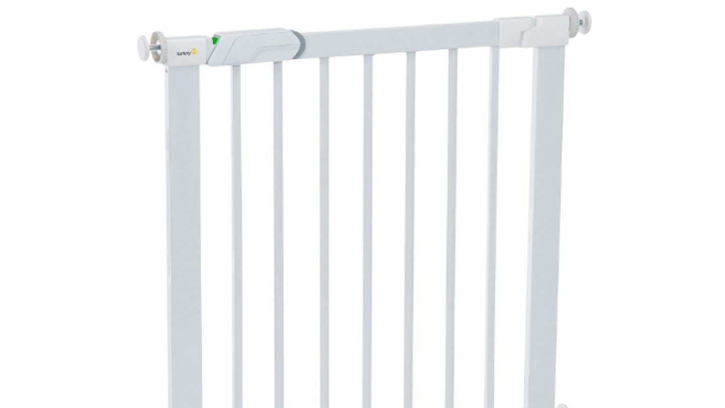 Step Gate Safety 1st SecurTech Flat Step gate review — safe and easy