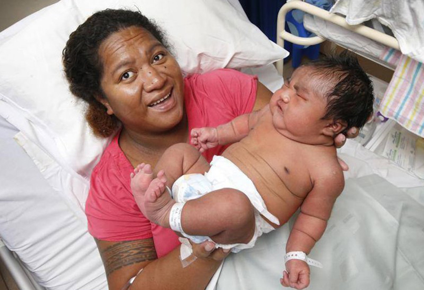 This Australian mum gave birth to a FOURTEEN-pound baby!