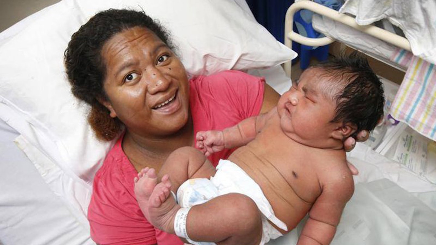 This Australian mum gave birth to a FOURTEEN-pound baby!