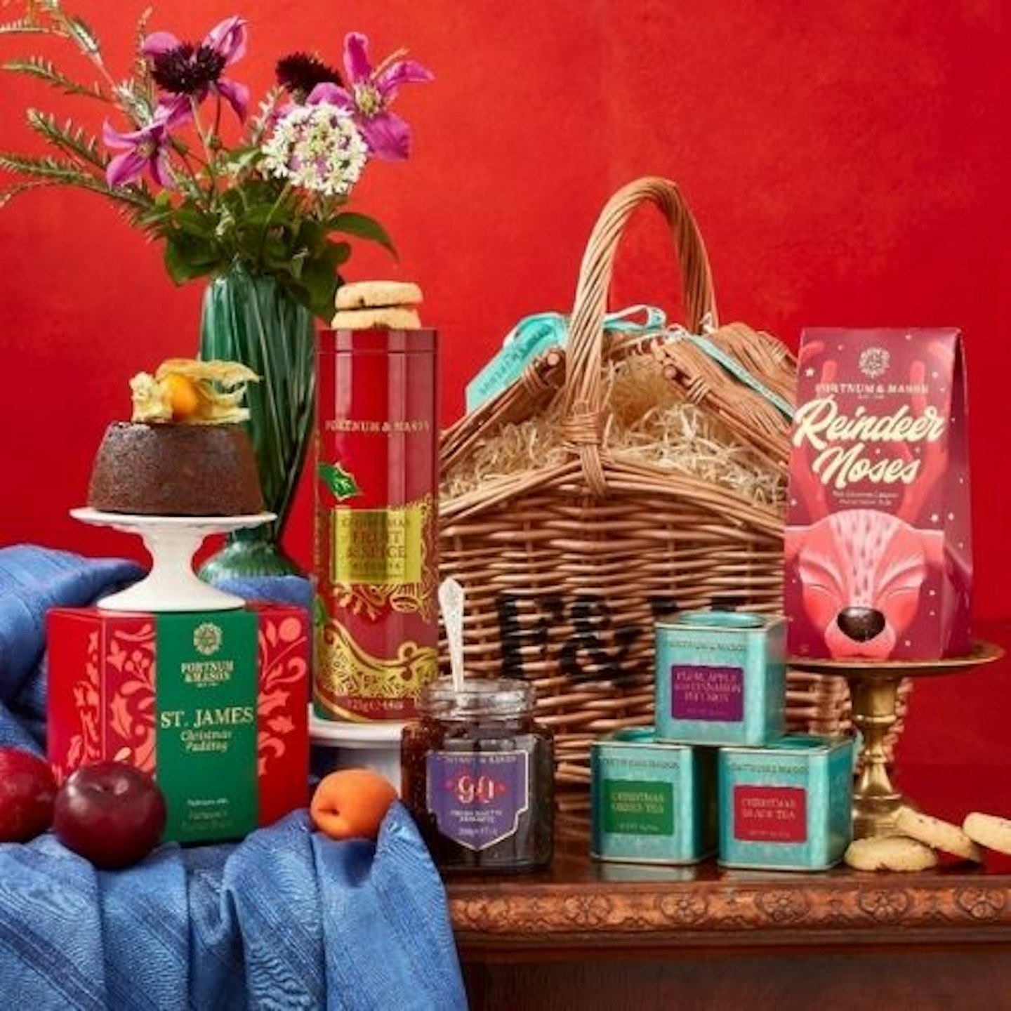 The Merrymakeru2019s Hamper