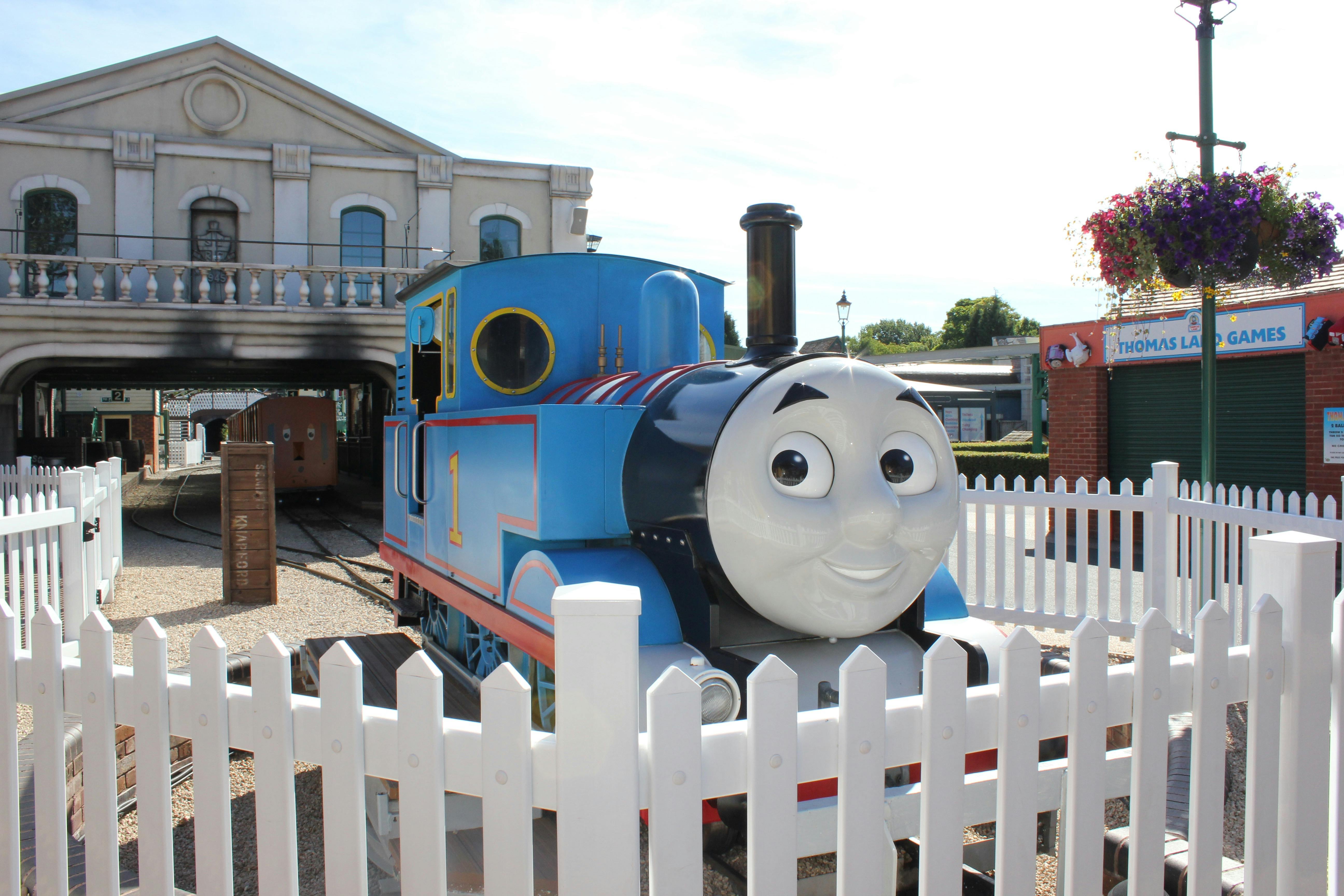 Thomas the tank engine best sale drayton manor