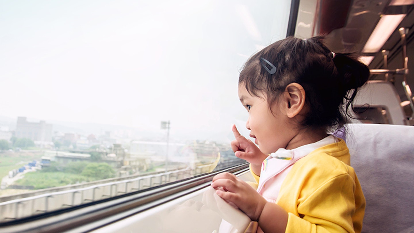 11 tips for keeping kids entertained on public transport