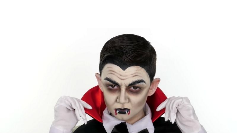 Vampire face paint for Halloween