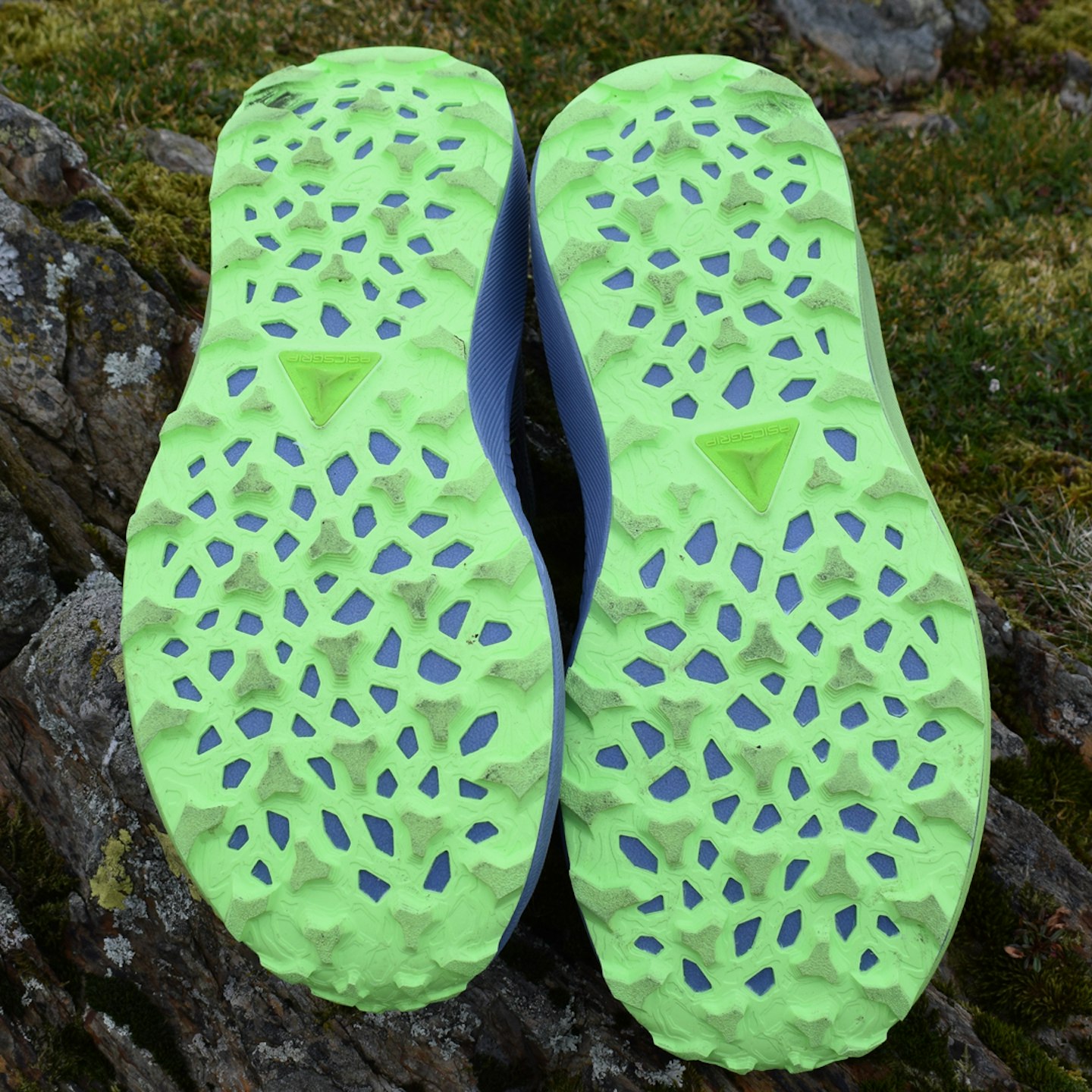 rubber lugs and outsole on Asics Trabuco Max 3 trail running shoes Square cropped