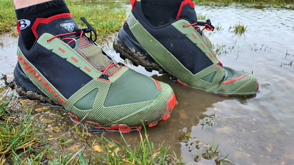 waterproof trail walking shoes