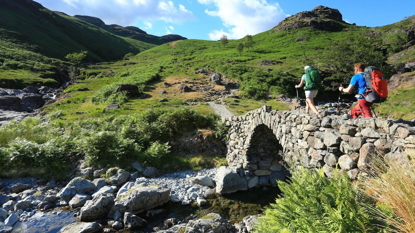 Lingcove Bridge Walking in to Great Moss