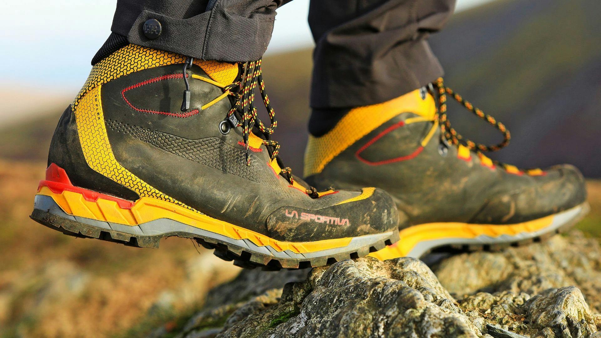 Traditional leather hiking clearance boots