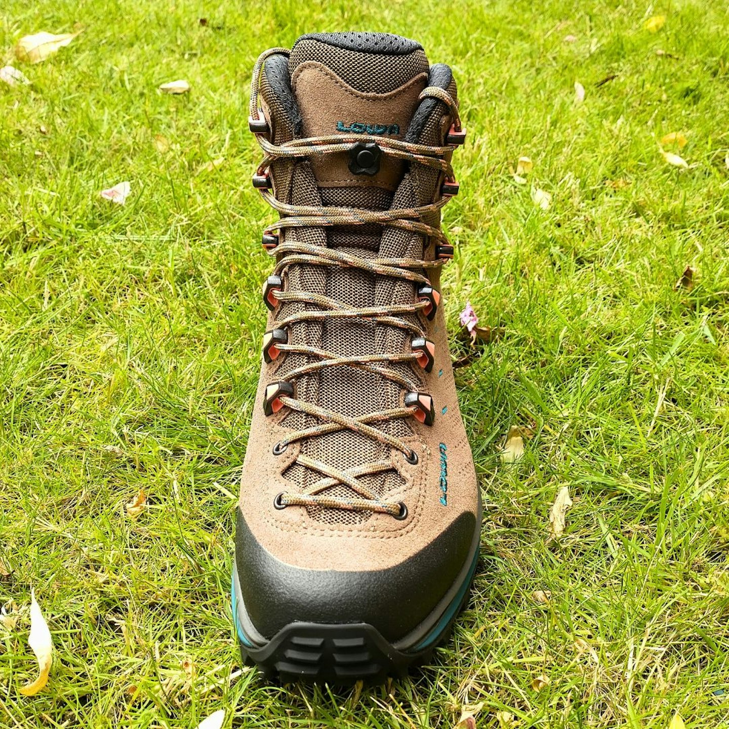 Lowa Randir GTX Mid Ws front showing full length lacing