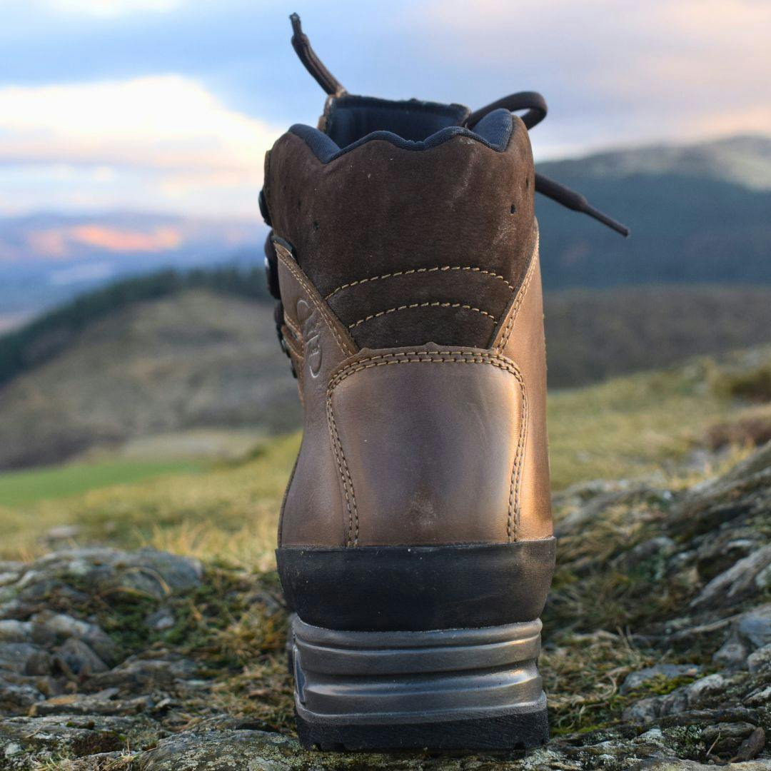 Classic mountain boots best sale