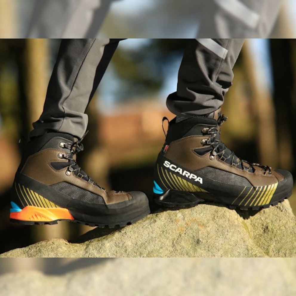 mens vegan walking boots