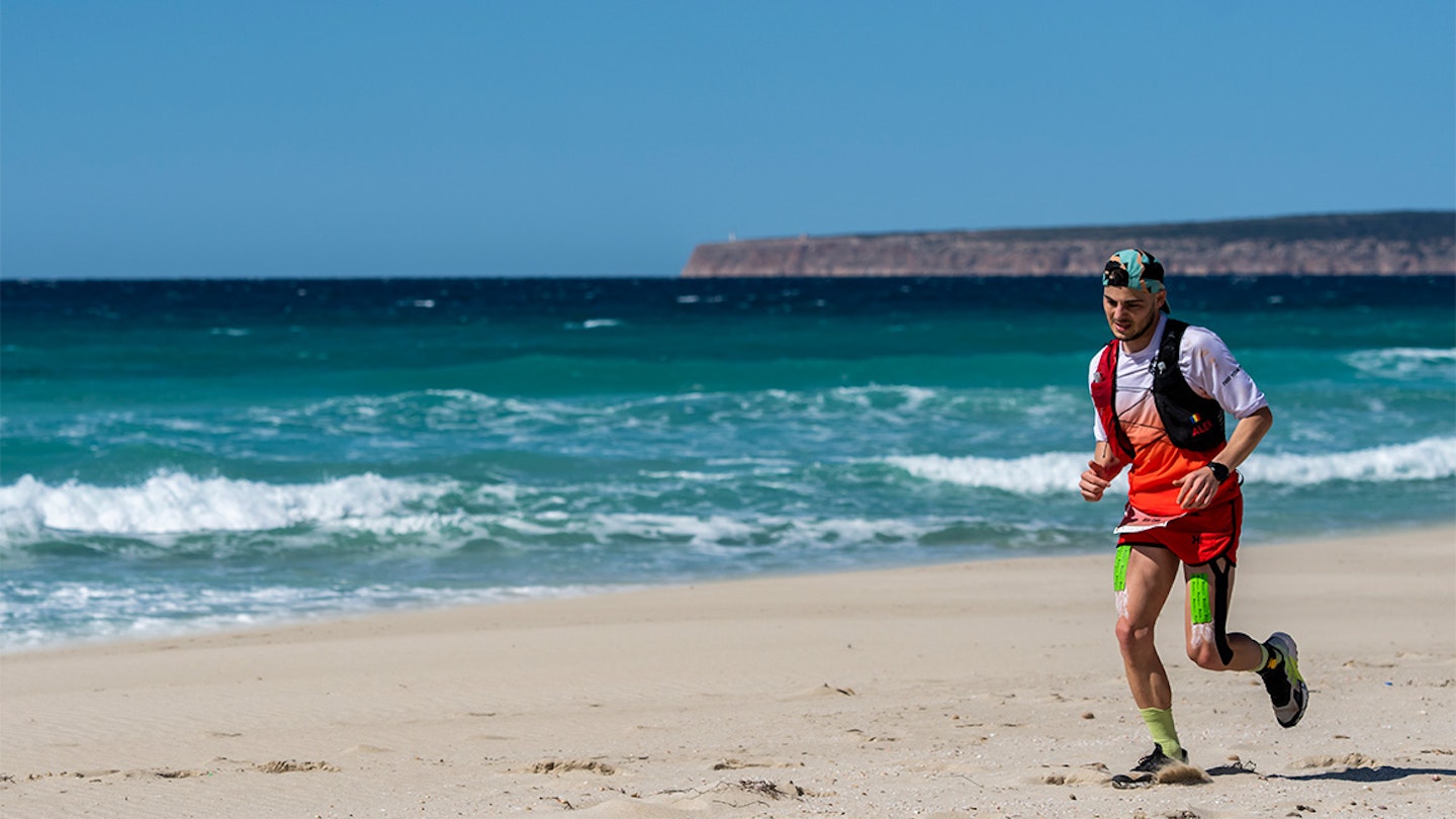 runners racing formentera all round trail race