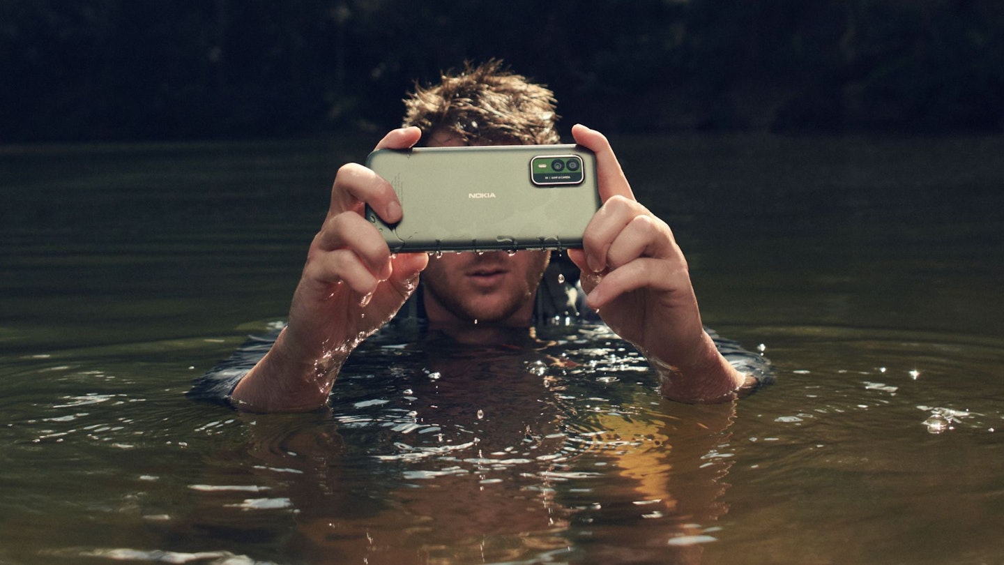 Taking a photo with XR21 while in the water