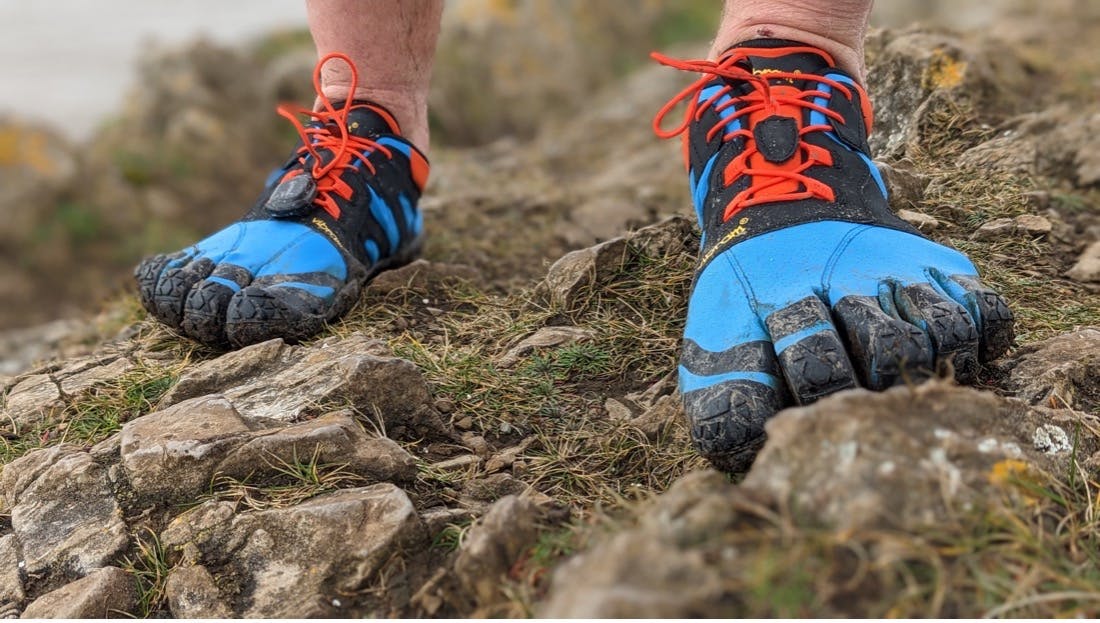 Running shoes shop with separate toes