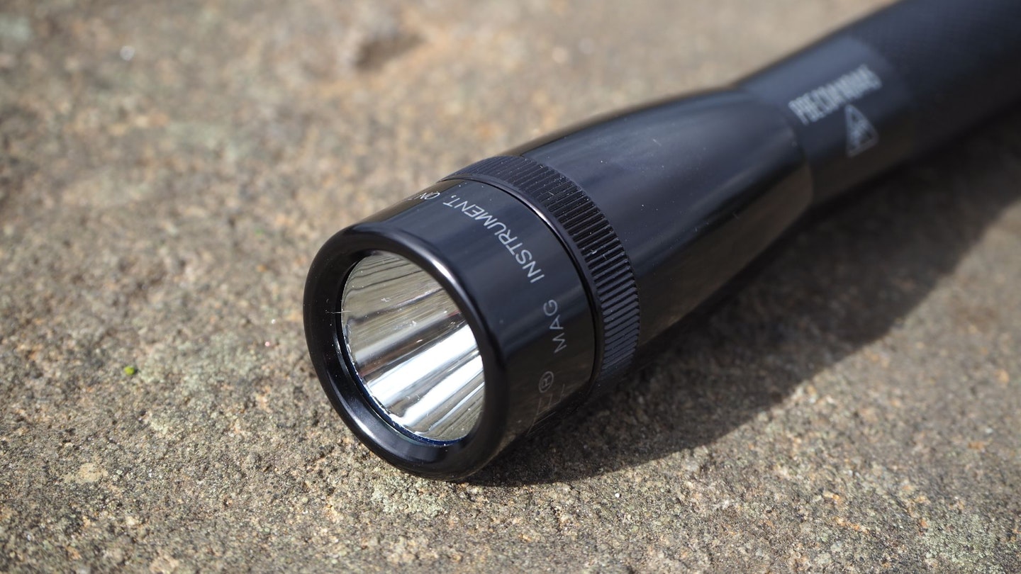 best rechargeable flashlight uk Torches LED Super Bright, 900000 High Lumens Torch, Powerful Torch XHP70.2 with 6 Modes & Zoomable & IPX7 Waterproof, for Camping, Hiking, Emergencies(2 Pack) DIY & Tools The best torches, chosen and