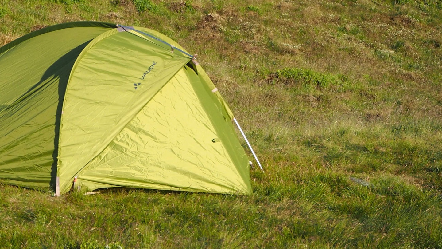 Vaude Taurus 3P vestibule closed