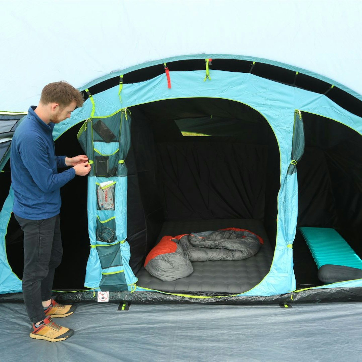 Coleman Meadowood 6L BlackOut Tent bedrooms