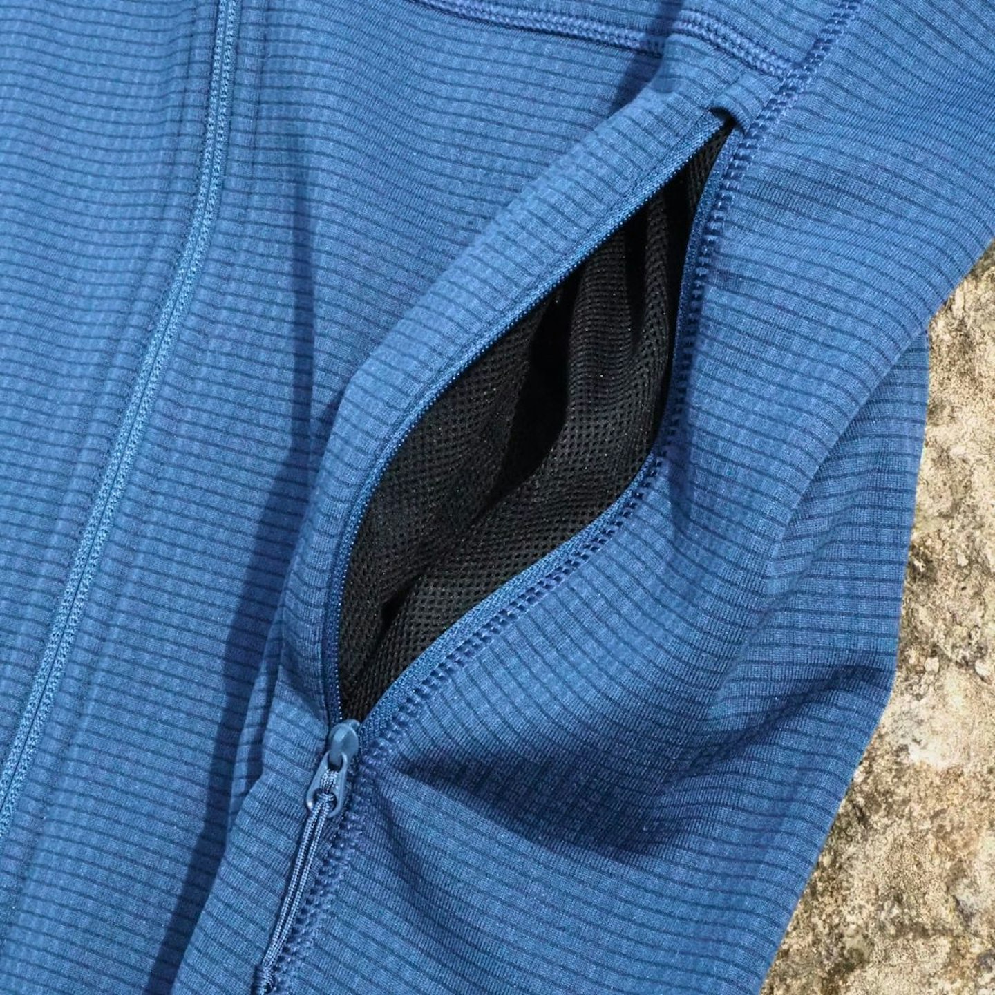 Fjallraven Abisko Lite Fleece mesh-lined pocket