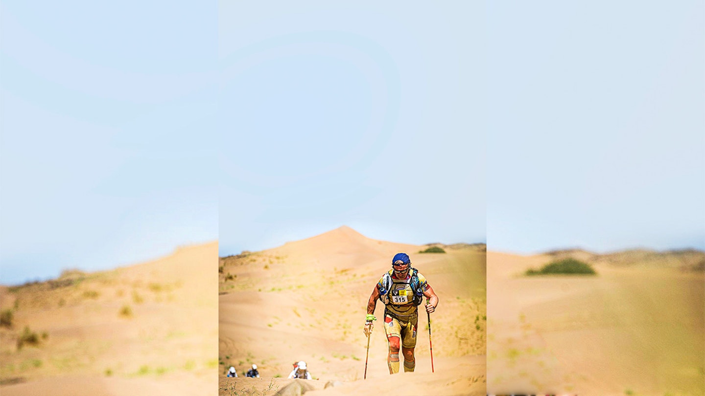 runner in the marathon des sables