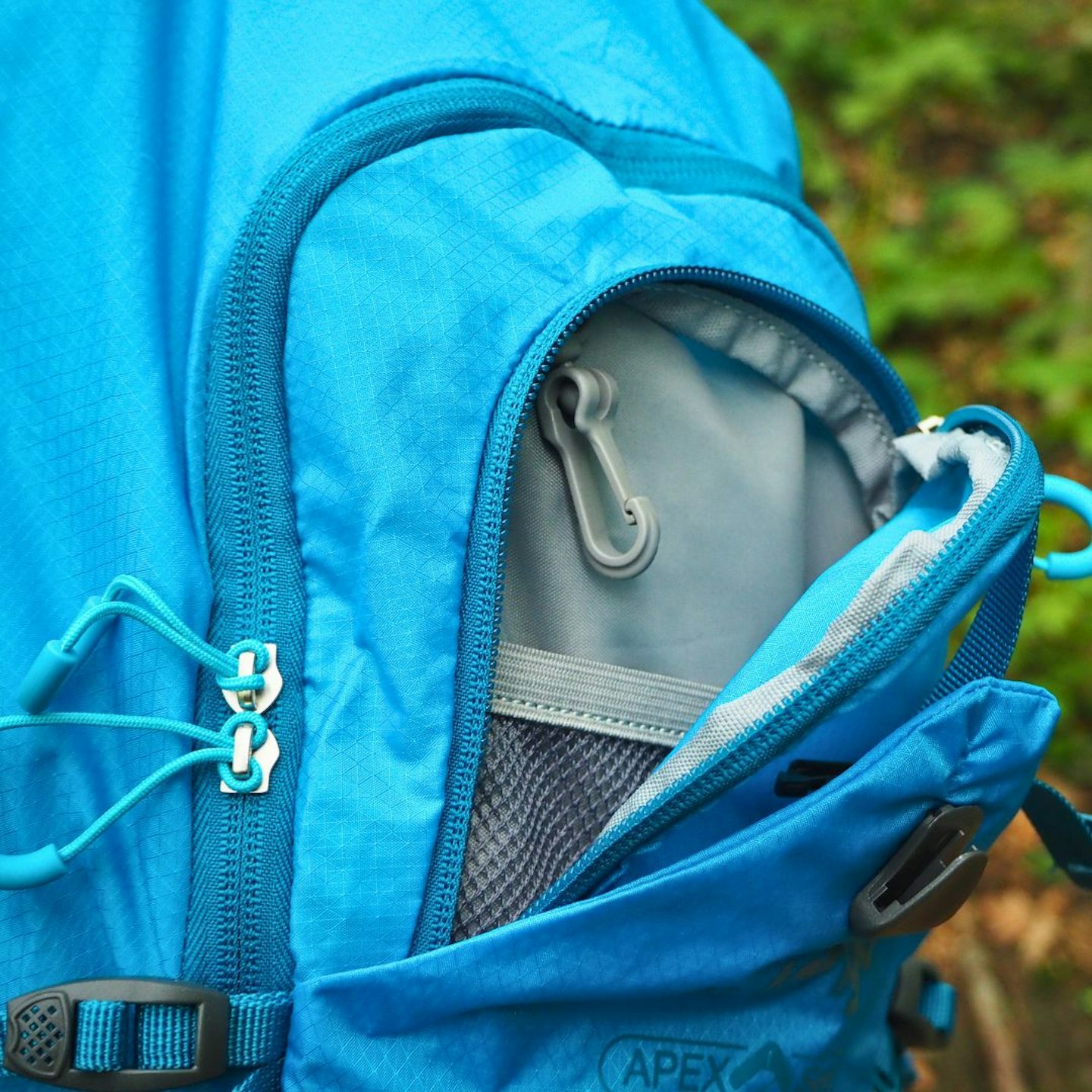 Vango Apex 20 front zipped pocket