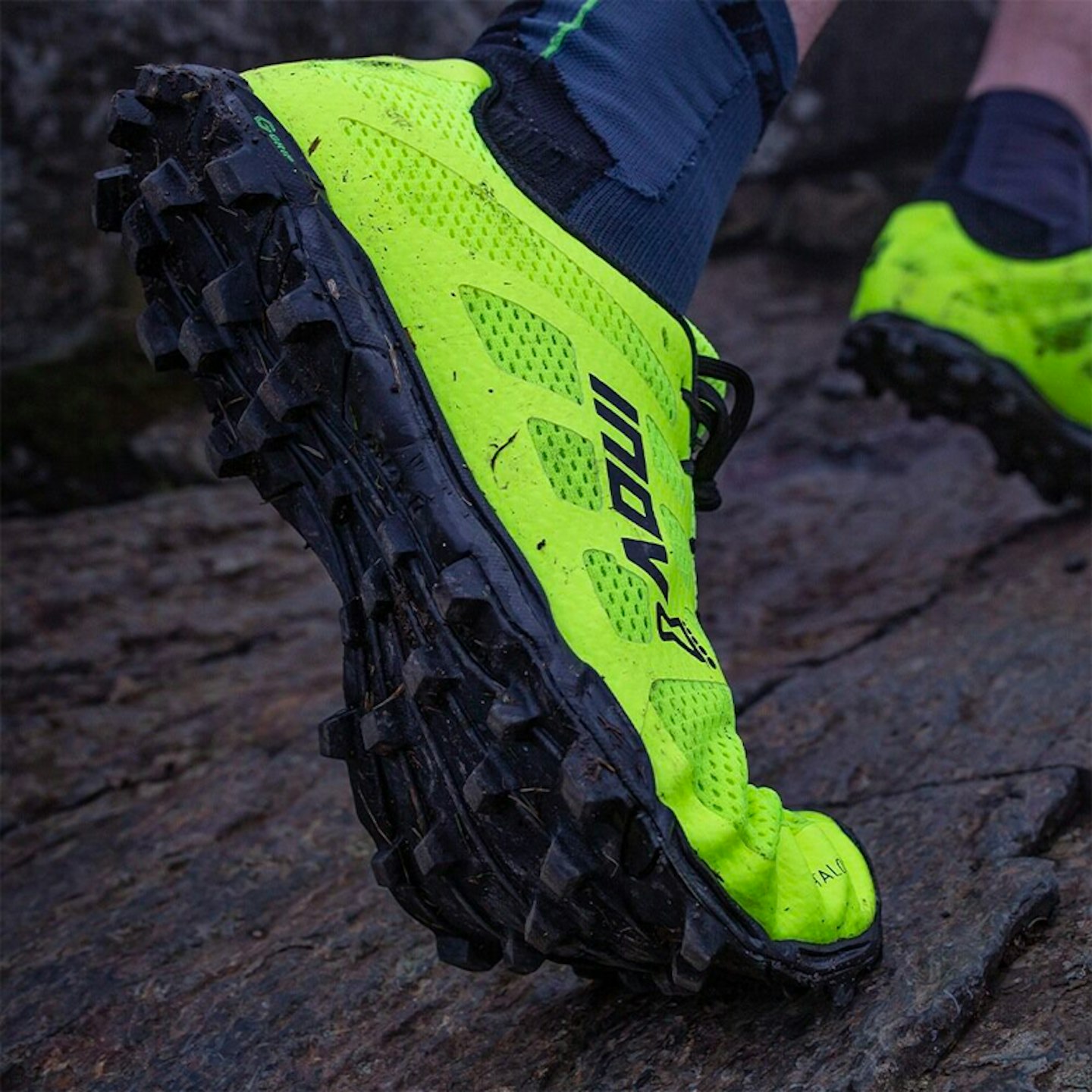 Inov-8 X-Talon G 210 V2