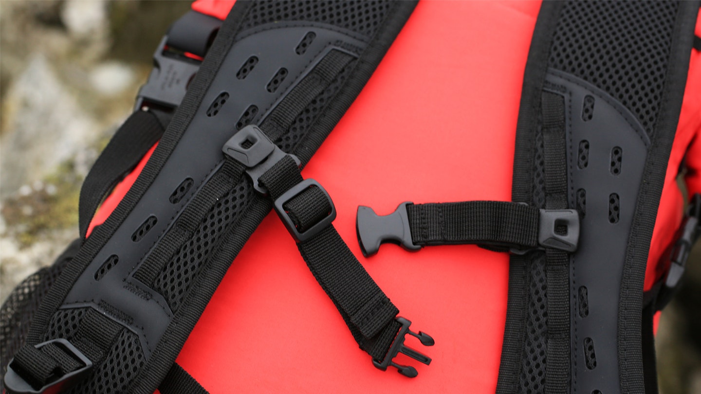 Alpkit Gourdon Padded shoulder straps and chest strap