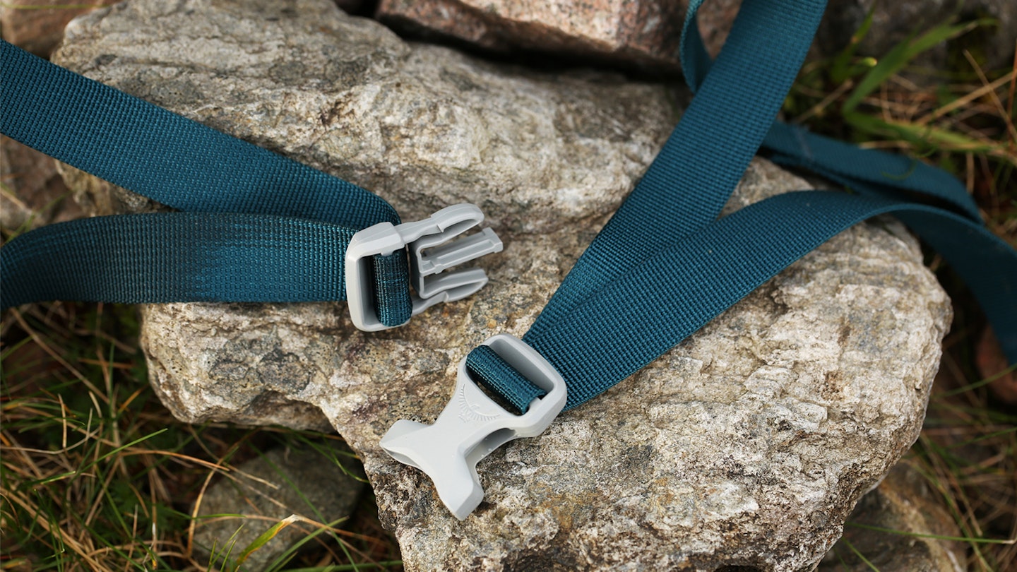 Waist straps of the Osprey Transporter backpack