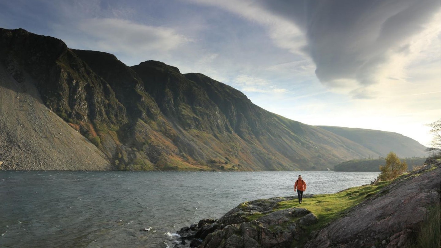 Wwalker opposite Wasdale Screes and Wastwater