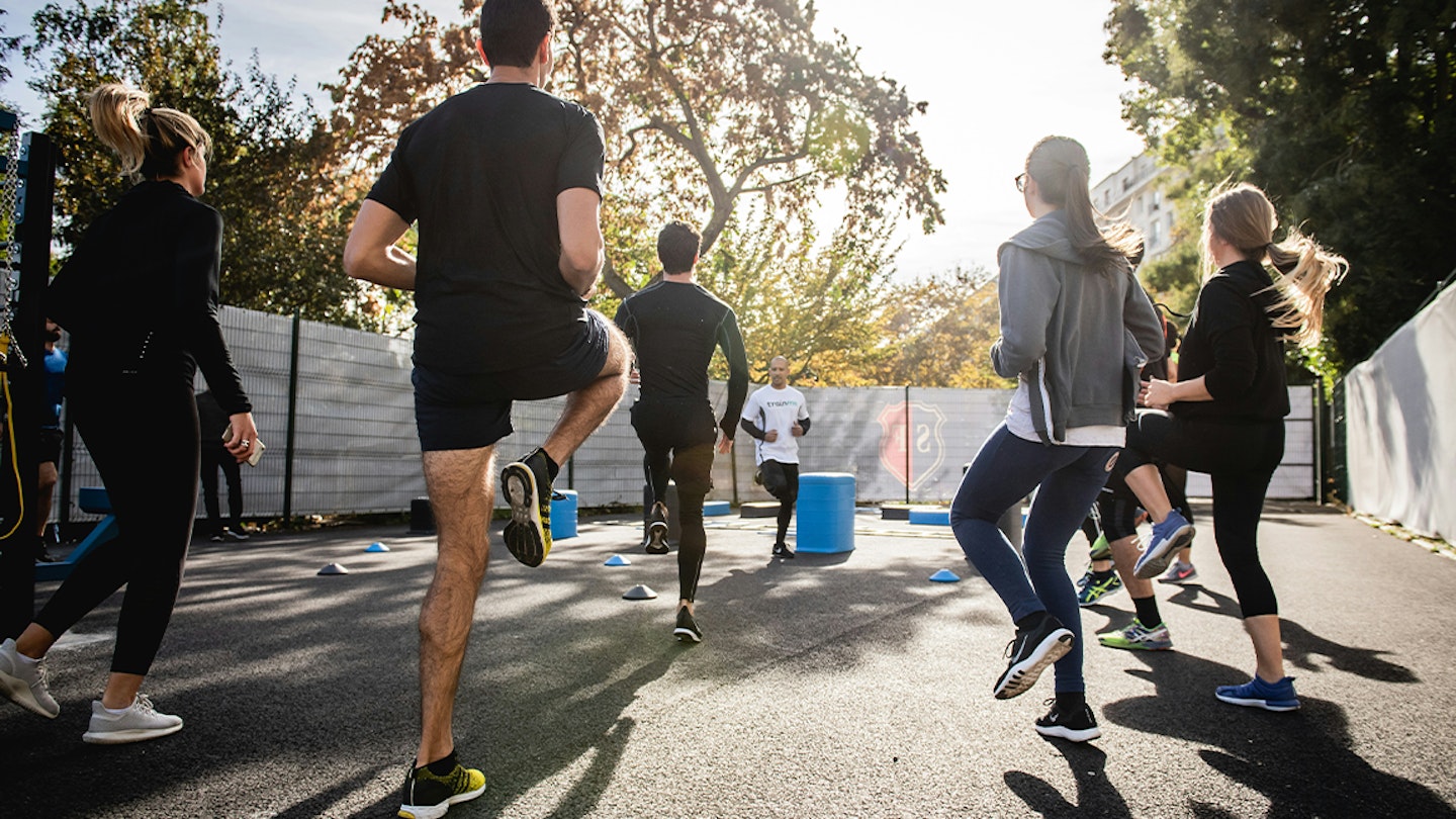 runners warming up
