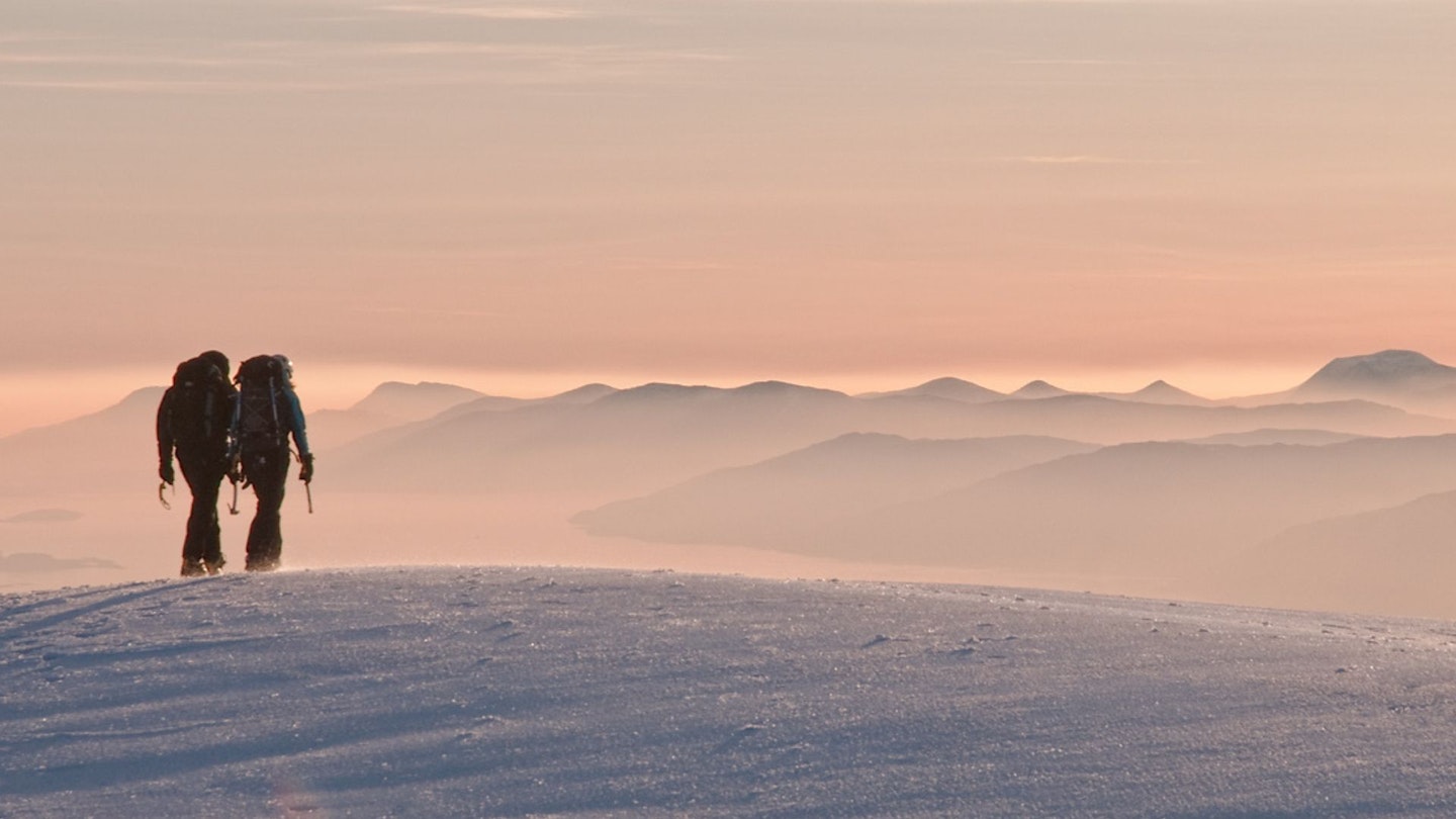 ben nevis plateau at dusk in the winter