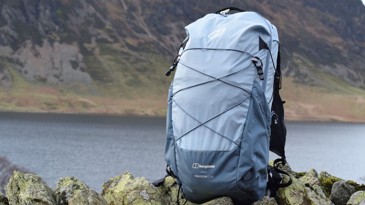berghaus freeflow 30l hiking backpack Unisex 3D 30+5L Pack - Grey/Black 3D Freeflow 30+5L BACKPACK S