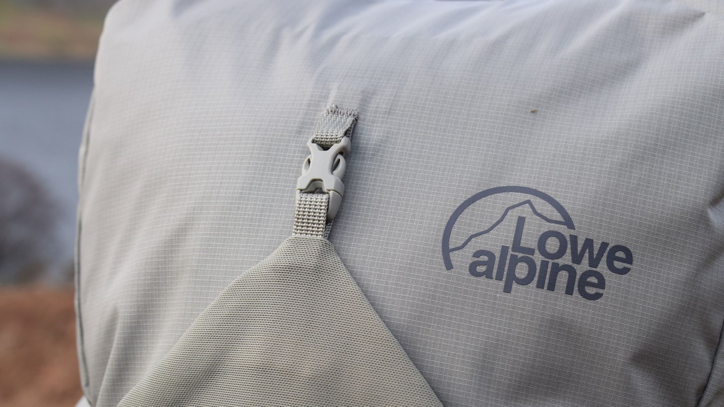 Lowe Alpine AirZone Ultra 26 clip detail