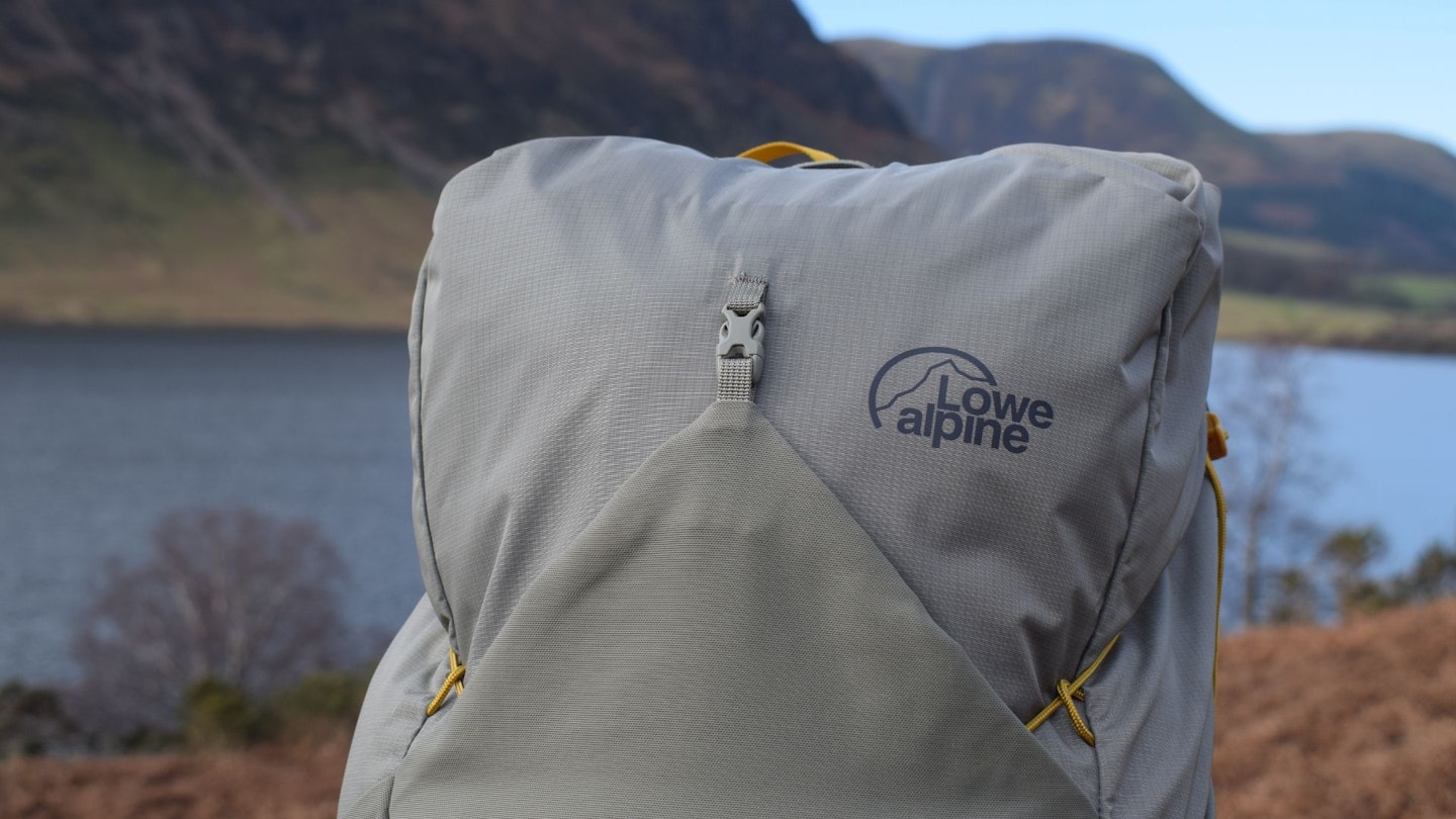 Lowe Alpine AirZone Ultra 26 clip feature