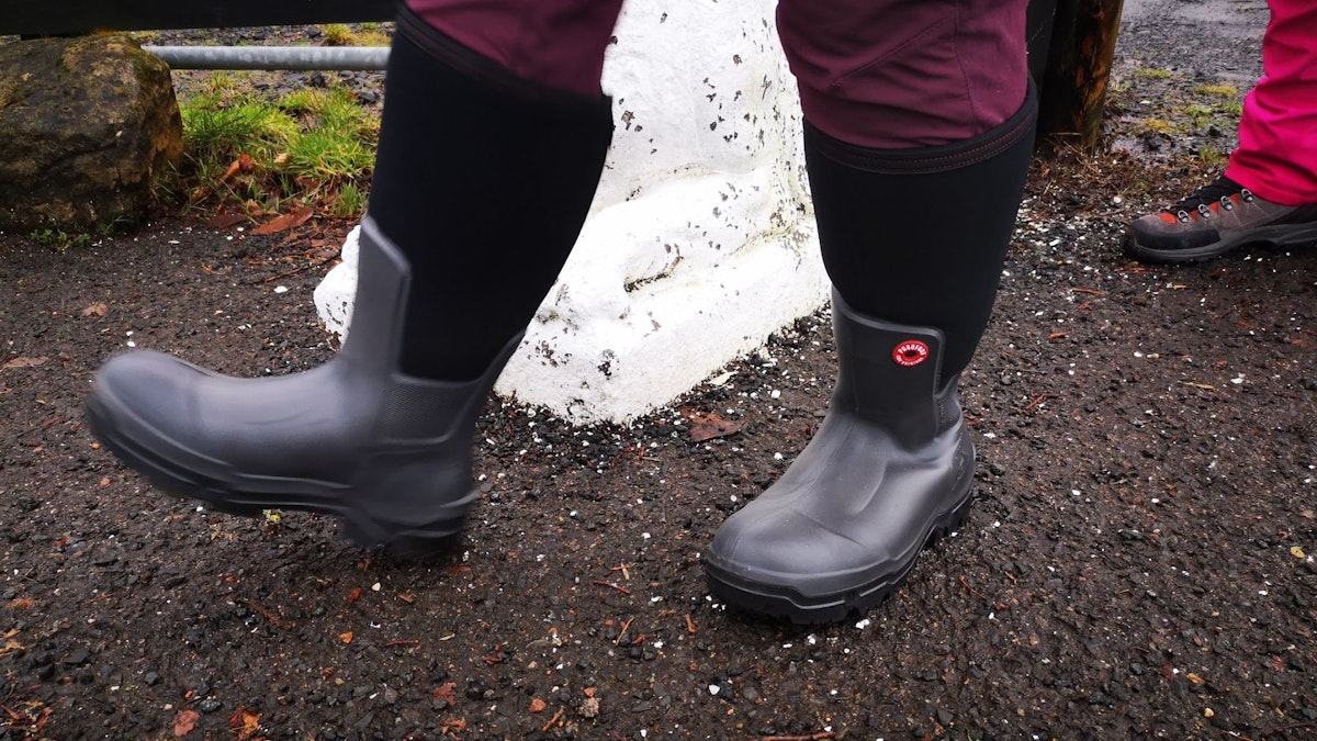 mens hiking wellies