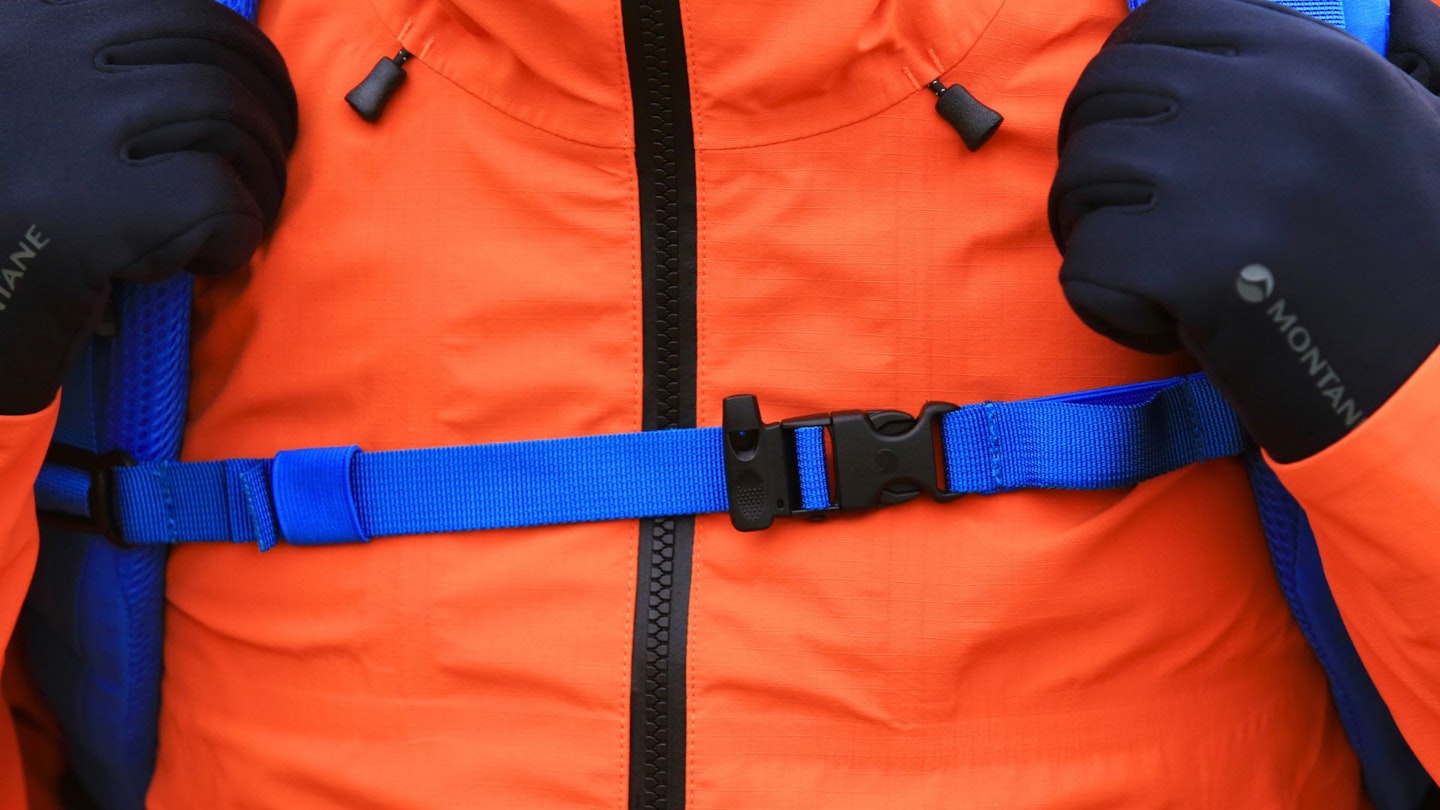 Fjällräven Kajka 55 chest strap