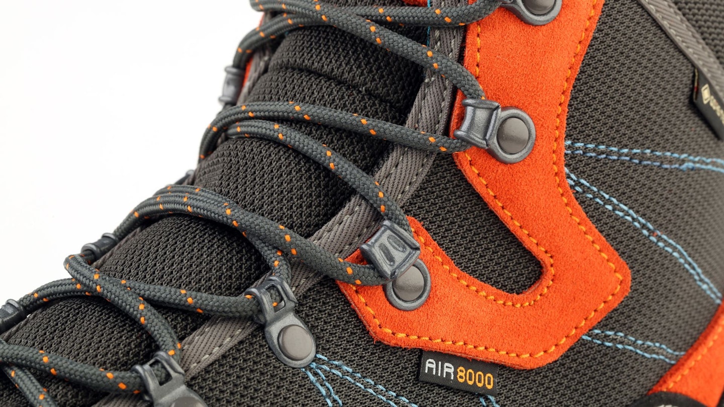 AKU Trekker Lite III GTX lacing