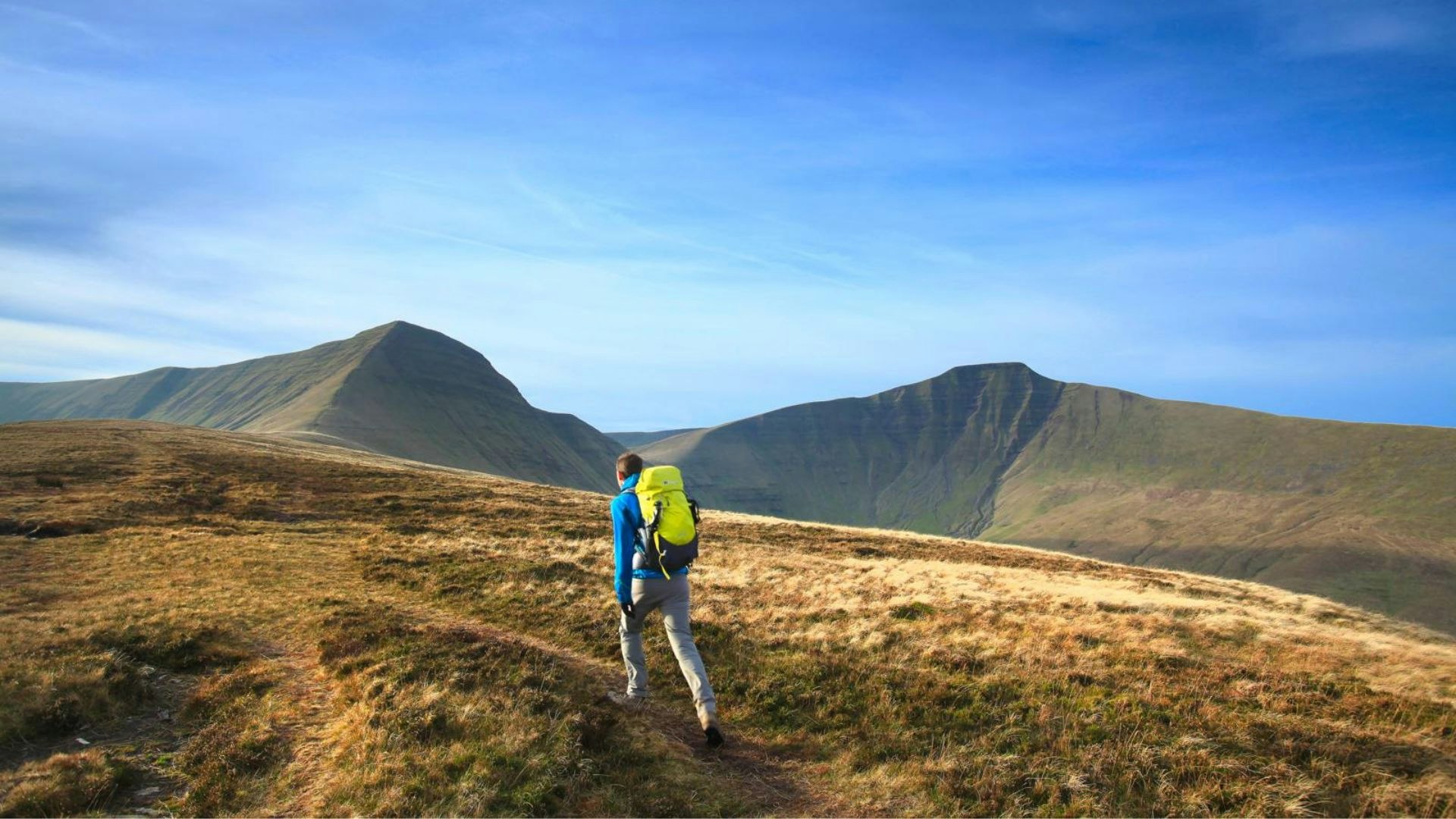 Heading up Cribyn looking over to Pen y Fan Brecon Beacons