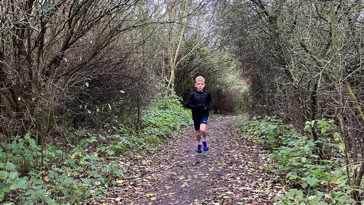 childrens running trainers