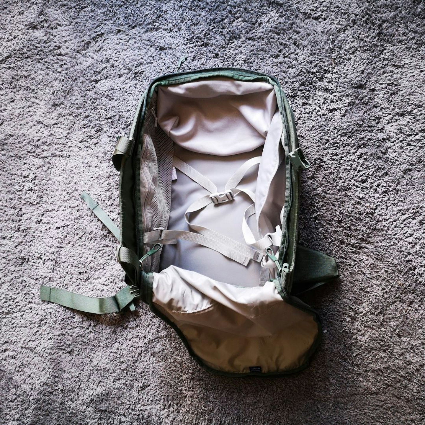 Osprey bag cavity