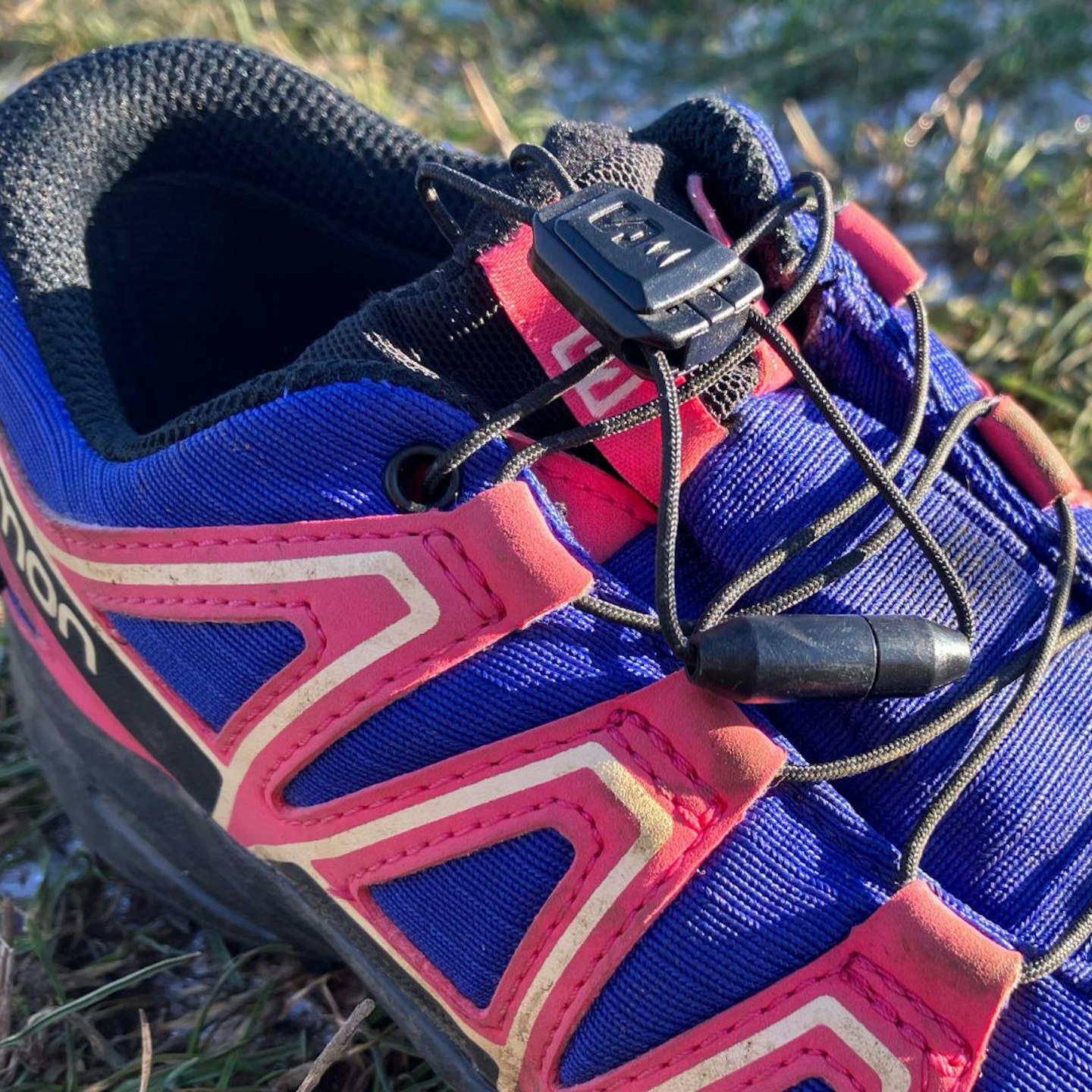 Quicklace system on the Salomon Speedcross CSWP Junior running shoe for kids