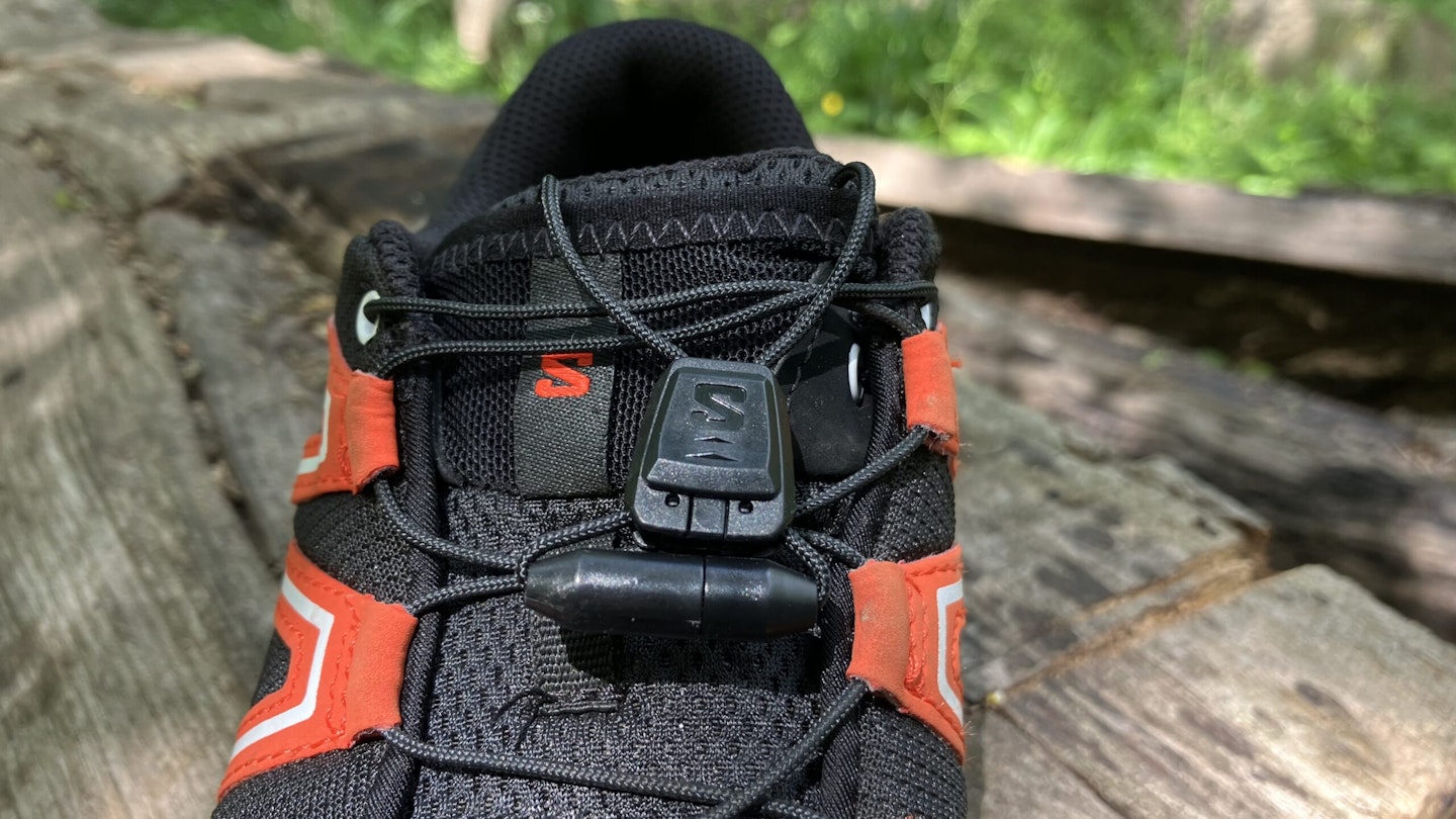 Salomon Speedcross Junior kids running shoe lacing system