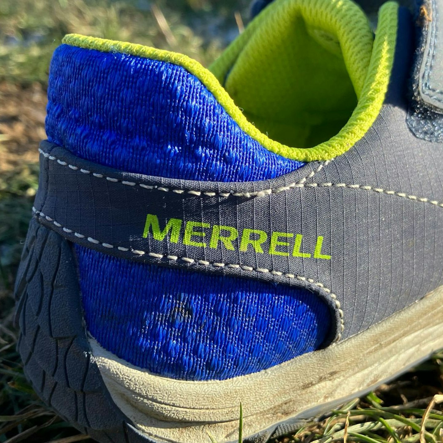heel counter on the Merrell Trail Glove 7 AC Junior kids running shoe
