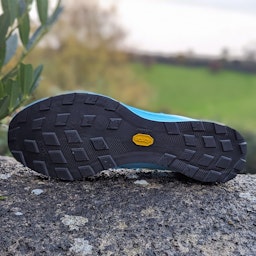 minimalist trail running shoes