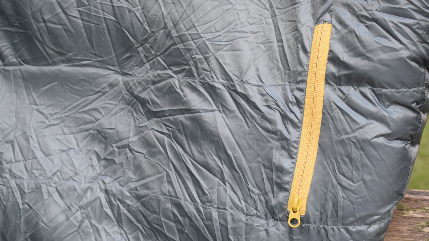 zip pocket on Thermarest Questar sleeping bag